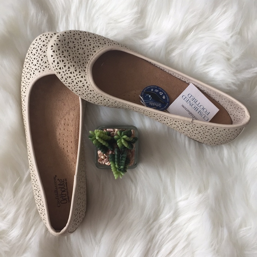 👑HP👑NWT Croft&Barrow cut out flats. Size: 8 M